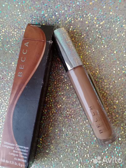 Консилер Becca Almond