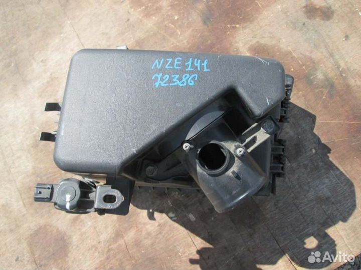 Корпус воздушного фильтра Toyota Corolla Fielder