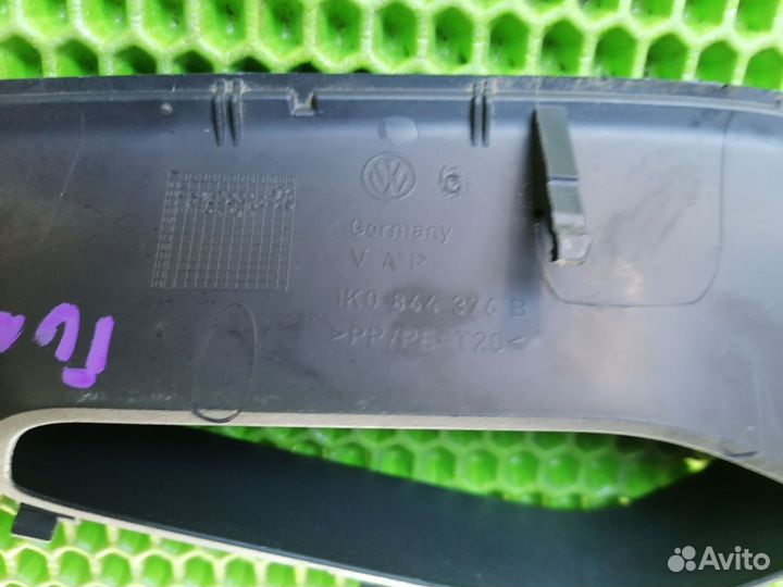 Накладка консоли Фольксваген гольф 5