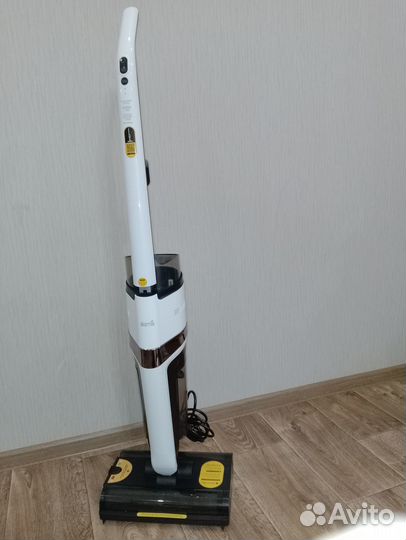 Продам вертикальный моющий пылесос