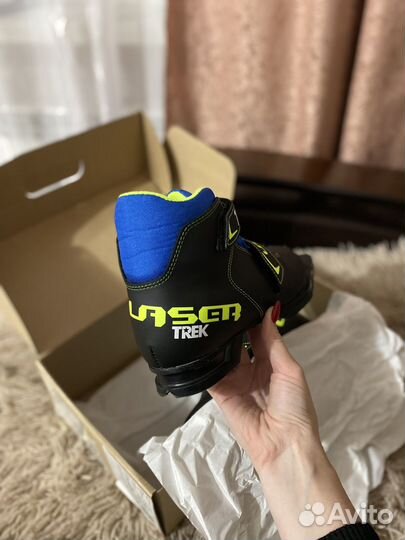 Лыжные ботинки