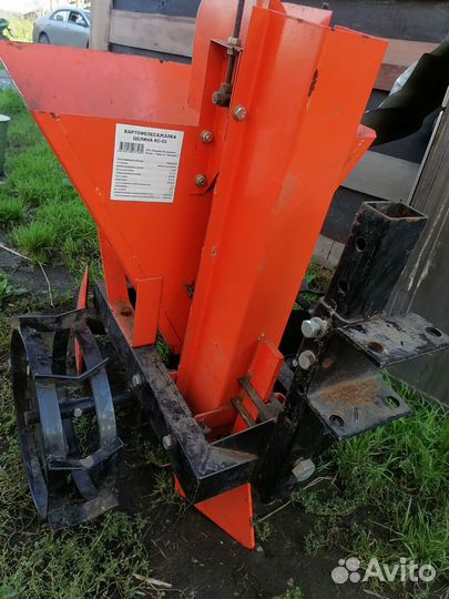 Картофелесажалку