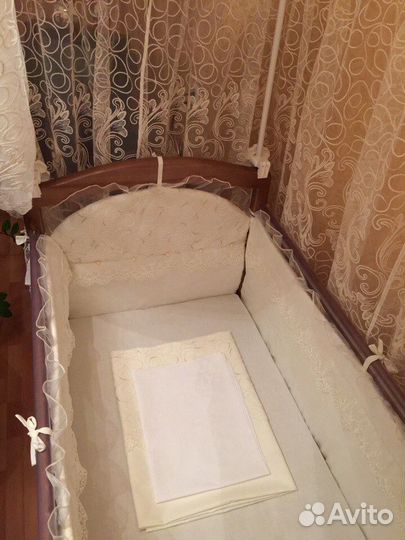 Детская кровать с маятником, Балдахином