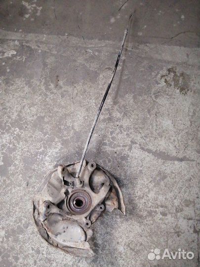 Кулак задний задний левый Mercedes-Benz E-Class