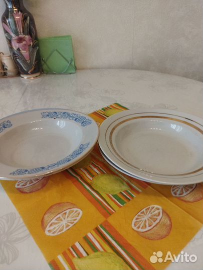 Тарелки столовые средние и глубокие
