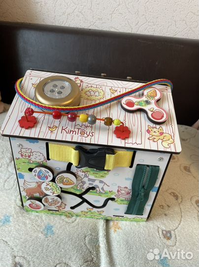 Бизиборд домик