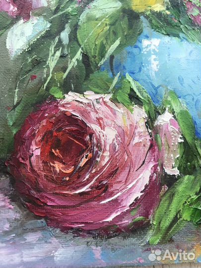 Картина маслом Розы в голубой вазе