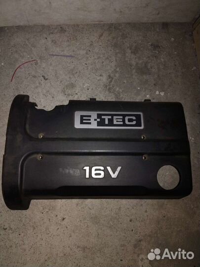 Крышка на двигатель(декоративная)