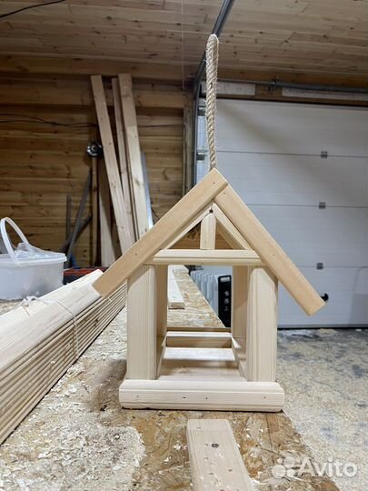 Кормушка для птиц