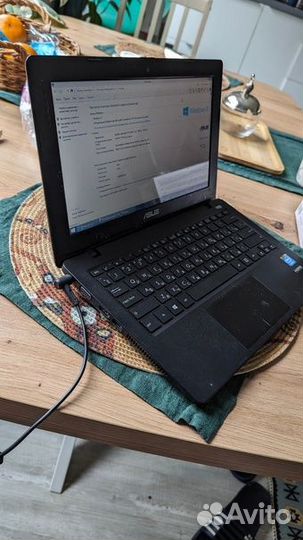 Нетбук Asus X200M