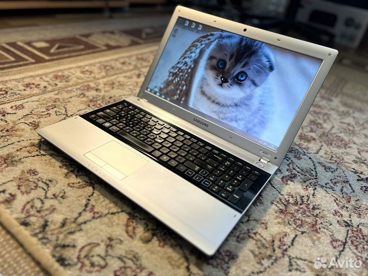 Отличный Ноутбук Samsung core i3/6гб/GeForce 315m