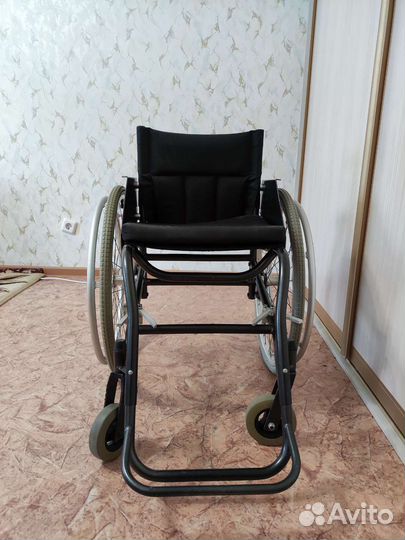 Инвалидная коляска активного типа