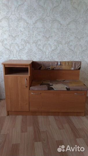 Скамья для прихожей