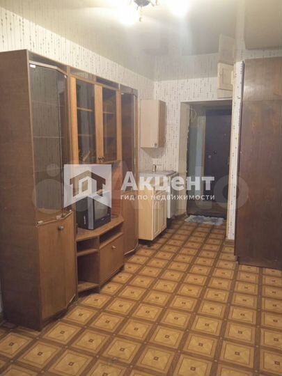 Комната 12 м² в 6-к., 3/3 эт.