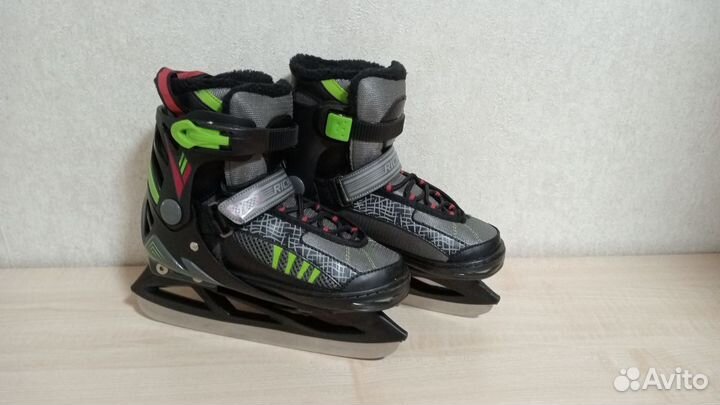 Раздвижные ледовые коньки Tech Team