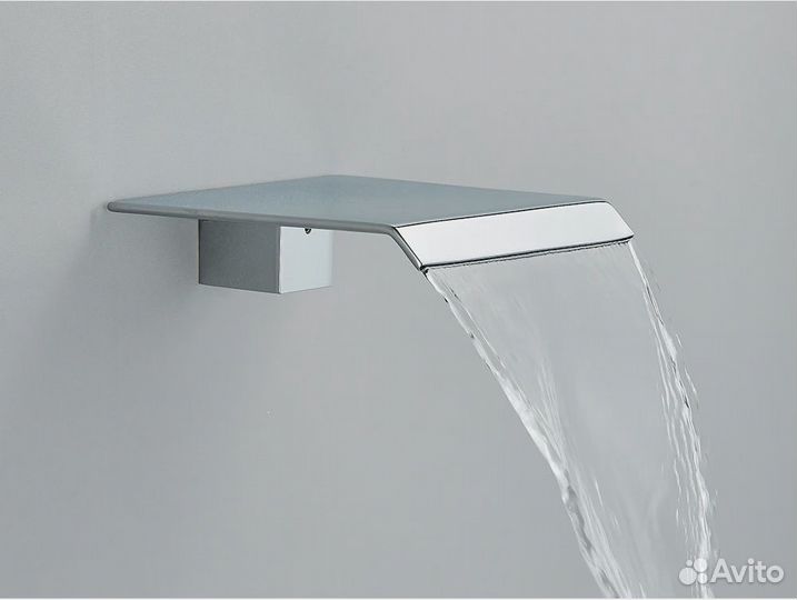 Излив на стену