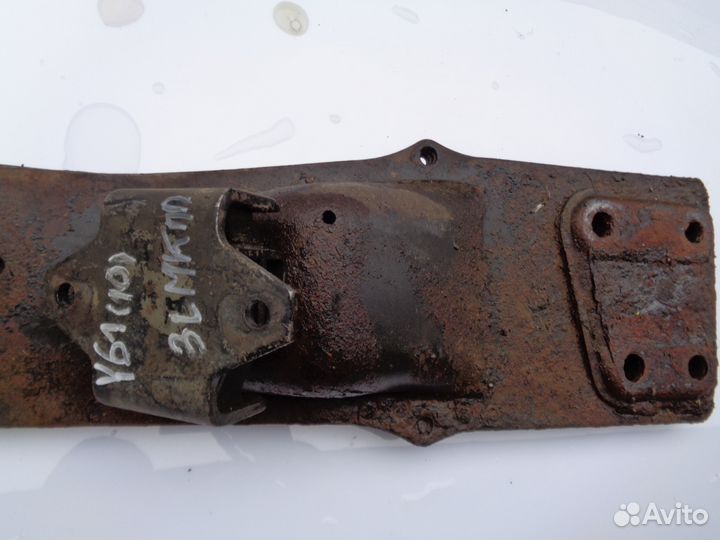 Ниссан патрол Y61 Балка крепления МКПП