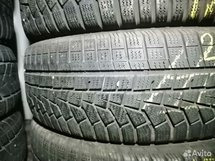 Hankook Winter I'Cept Evo2 W320A SUV 215/65 R17