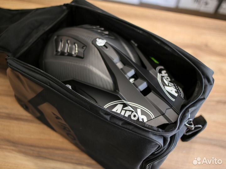 Мотошлем Airoh Aviator 3 Carbon