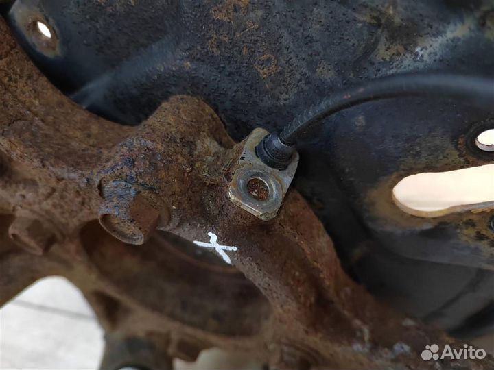 Кулак задний левый suzuki Grand Vitara 3