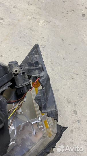 Фара правая ford focus 2 в щепки