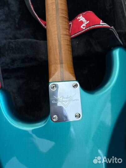Гитара fender stratocaster custom