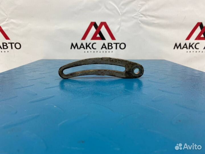 Б/У натяжитель ремня генератора правый Toyota Town