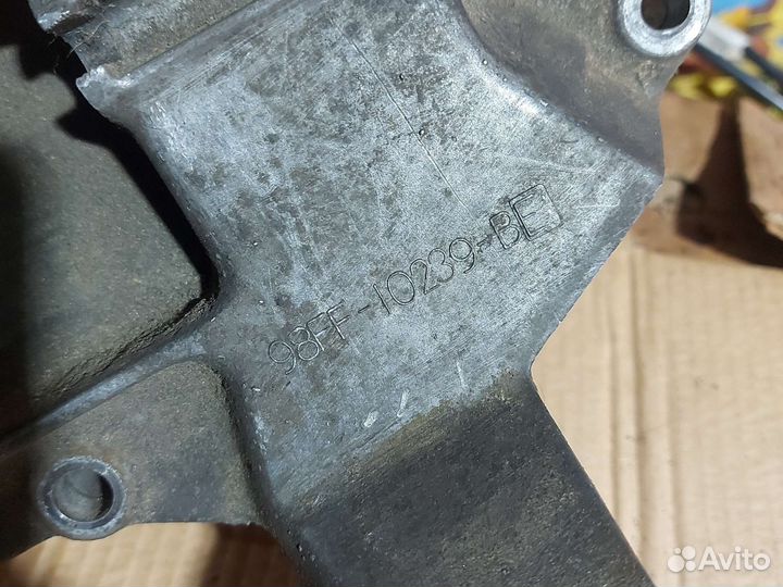 Кронштейн генератора Ford Focus 1 1.8 TDI