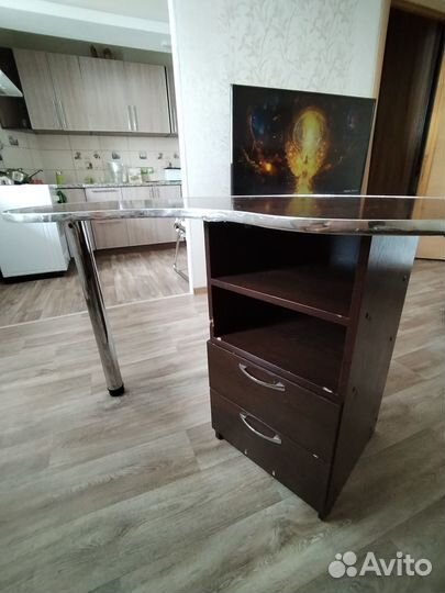 Маникюрный стол бу