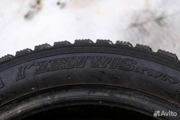 Kumho I'Zen Wis KW19 215/50 R17 91T