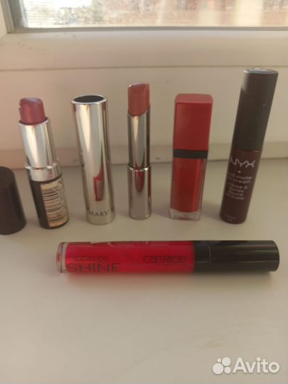 Коробка косметики пакетом