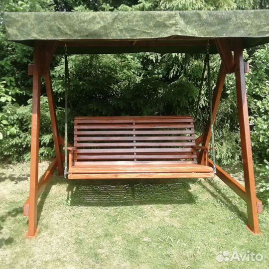 Качели из дерева для дома и сада