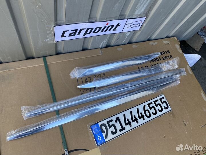 Молдинги дверей Lexus LX570