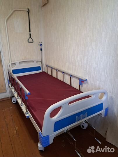 Медицинская кровать для лежачих больных