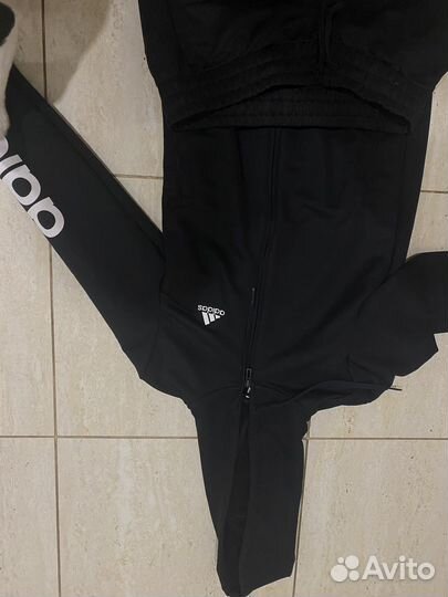 Женский спортивный костюм adidas