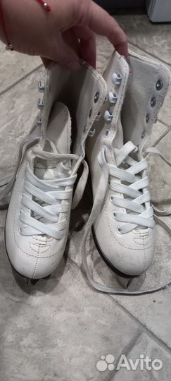 Коньки фигурные для девочки