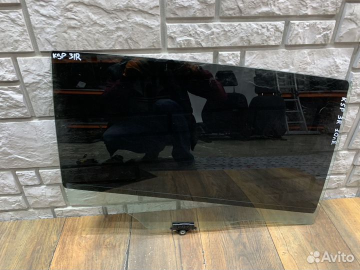 Kia Sportage Стекло двери задней левой и правой