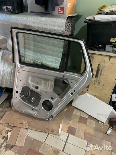 Дверь задняя правая skoda fabia 2
