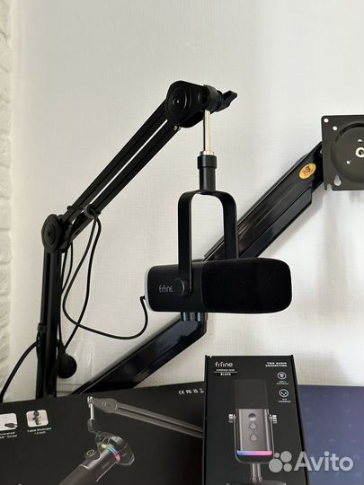 Микрофон fifine AM8 с пантографом и стойкой