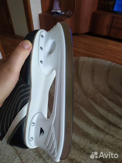 Коньки хоккейные