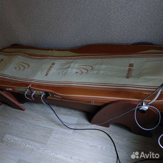 Массажний кровать