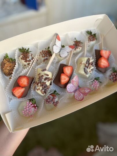 Клубника/бананы/финики в шоколаде