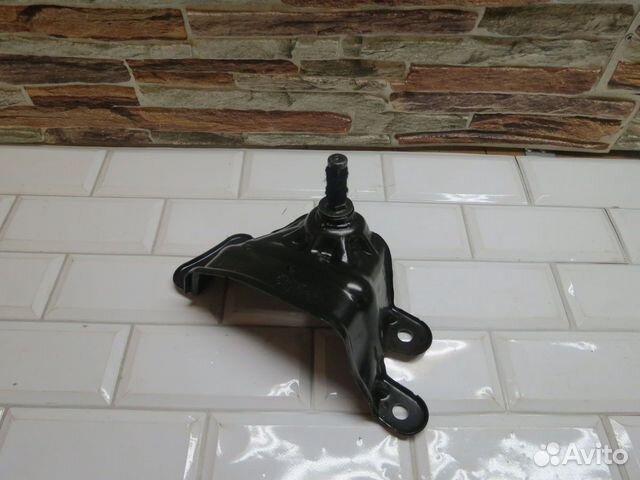 Крепление спинки заднего сиденья Cayenne 2003