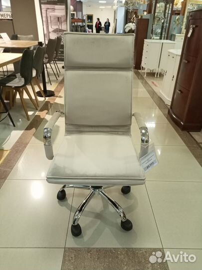 Компактное компьютерное кресло