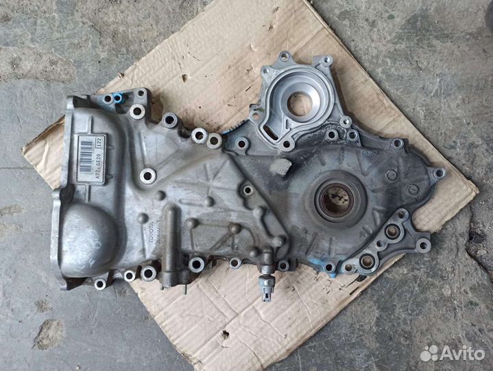 Боковая крышка двс Toyota 1ZR