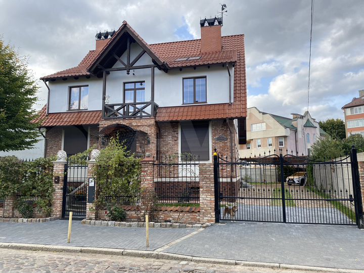 Дом 520 м² на участке 7,4 сот.