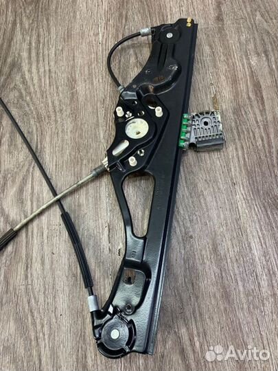 Стеклоподъемник передний правый Mercedes E-Class