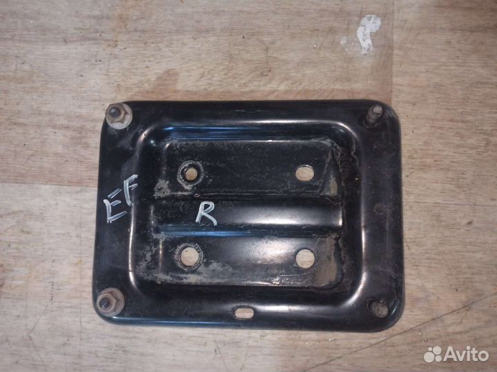 Переднее крепление усилителя Hyundai Sonata EF