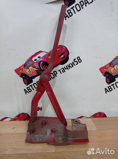 Петля капота правая Opel Astra J 2010 13270788