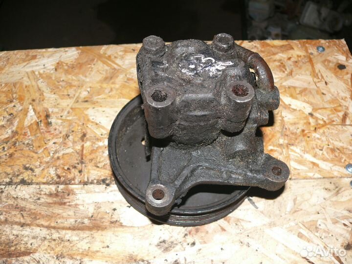 Насос гур Ssang Yong Korando 1997 г 3,2 л